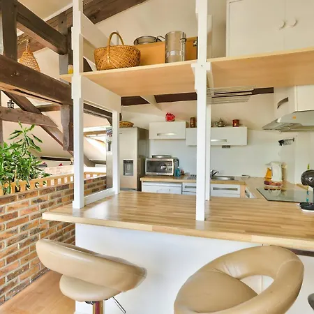 Rustic Bohemian Duplex In Apartment *